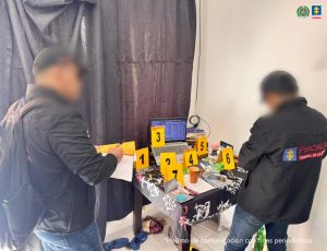 Durante el operativo fueron incautados un portátil, celulares, discos duros, pasaporte y documentos.  