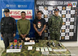 Daniel José Acevedo y Ferney Barahona, presuntos integrantes de la guerrilla del ELN, fueron capturados en operativo conjunto entre funcionarios del CTI adscritos a la Seccional Santander y Gaula del Ejército.
