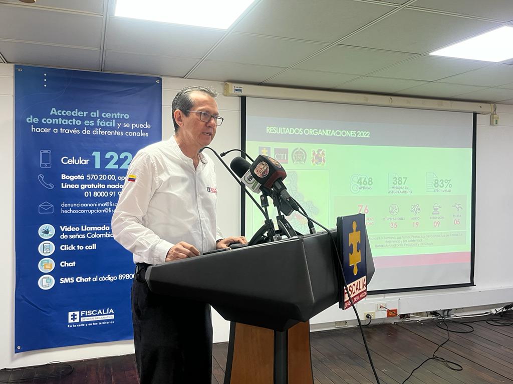 En la foto aparece el Director Seccional de Fiscalías realizando la presentación del balance de gestión.