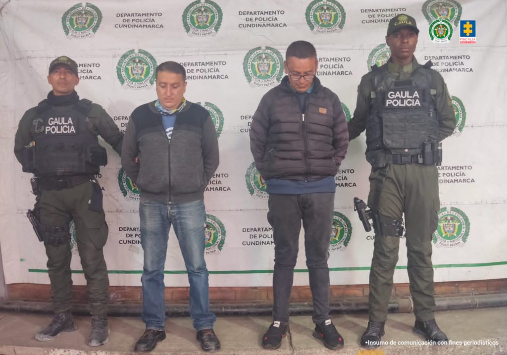 Martha Mancera, Fiscal Mancera, Fiscal Martha Mancera En las imágenes, aparecen los capturados esposados y custodiados por uniformados del Gaula Policía
