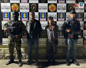 Fiscal Mancera, Fiscal Martha Mancera, Martha Mancera, Fiscalía General de la Nación En la imagen aparecen los dos procesados acompañados de un soldado y un servidor del CTI.