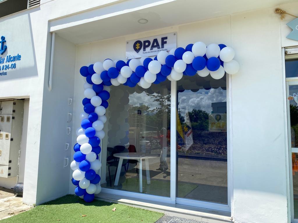 En las imágenes se ven funcionarios de la Fiscalía inaugurando el nuevo punto de atención