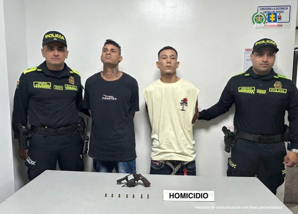 Servidores del Cuerpo Técnico de Investigación (CTI) y uniformados de la Policía Nacional capturaron en flagrancia a Charris Acuña y Cantillo Navarro.