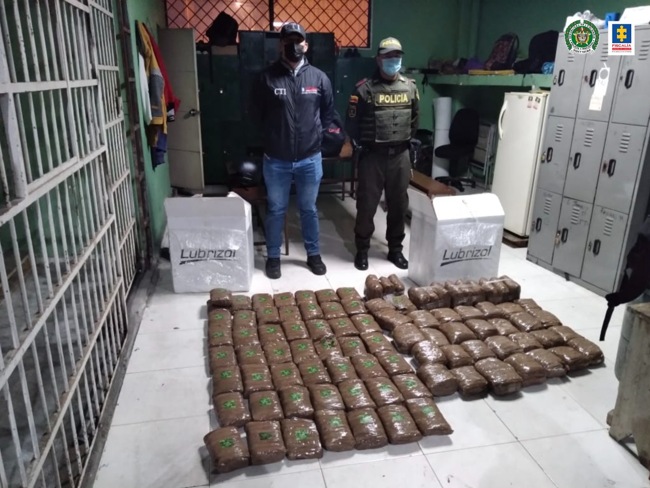 Incautados 80 kilos de marihuana que iban a ser enviados por mensajería, desde Cali hasta Bucaramanga (Santander)  - Noticias de Colombia