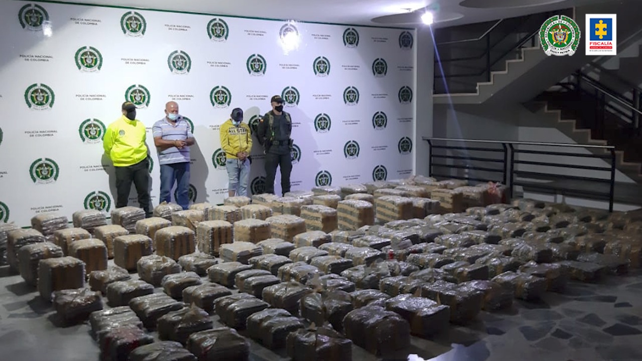 Judicializados dos hombres que transportaban más de una tonelada de marihuana en vías del Tolima 29 Judicializados dos hombres que transportaban más de una tonelada de marihuana en vías del Tolima - Noticias de Colombia