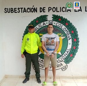 Luis Fernando Remolina Jaimes, fue notificado de la orden de captura en la estación de Policía del corregimiento de La Loma (Cesar).