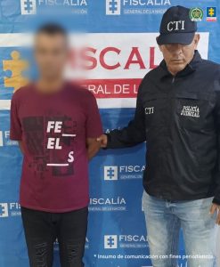 Servidores del CTI Magdalena en coordinación con la Policía Nacional capturaron a estos presuntos agresores en diferentes sectores de Santa Marta.