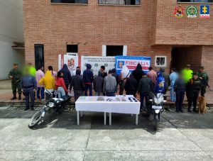 la Fiscalía les imputó cargos por tráfico, fabricación o porte de estupefacientes; uso de menores de edad en la comisión de delitos y concierto para delinquir agravado a los presuntos integrantes de Los Tanred.