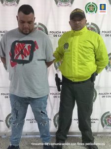 En la imagen está el procesado acompañado de un servidor de la Policía Nacional