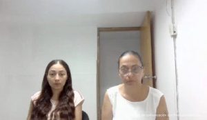 En la imagen dos mujeres en la audiencia de imputación por el delito de muerte a animal agravado.