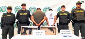 Los capturados fueron imputados por delitos como tráfico porte de armas de fuego y hurto calificado, por solicitud de la Fiscalía, un juez los envió a la cárcel.