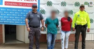 La pareja, integrada por el padrastro y la madre de la víctima, fueron asegurados en establecimiento carcelario y lugar de residencia