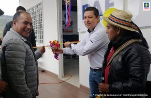 En la fotografía se observa la inauguración de la sede por el director seccional de fiscalías Cauca, Gustavo Montaña con el alcalde municipal. 