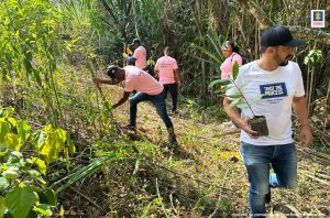 En las imágenes aparecen los indiciados realizando labores de limpieza y descontaminación del río Grande de Caloto, Cauca