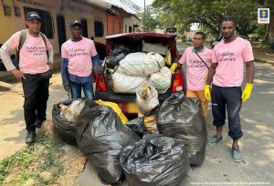 En las imágenes aparecen los indiciados realizando labores de limpieza y descontaminación del río Grande de Caloto, Cauca
