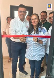 En la fotografía se observa la inauguración de la sede por el director seccional de fiscalías Cauca, Jesús Alfredo Hurtado Sanjuan, con la alcaldesa municipal, Lucy Amparo Guzmán. 