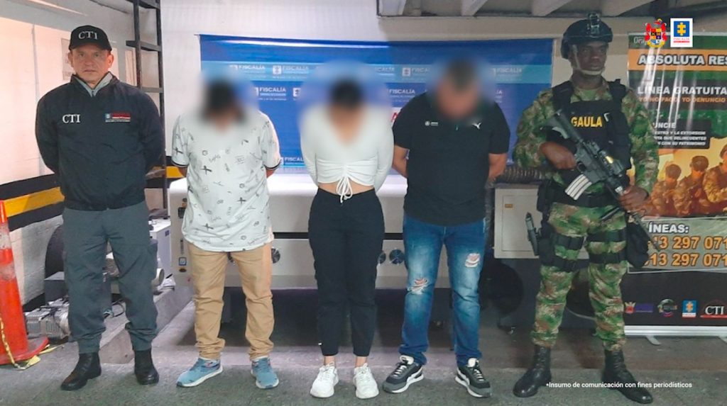 Las maquinas con que hacian las tirillas falsas fueron incautadas en una casa fiscal del Ejército en el barrio Alta Suiza de Manizales.