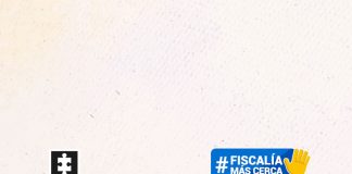 Consulta tu caso: La herramienta de la Fiscalía para seguir tu proceso Pieza grafica en donde se puede ver el logo de la fiscalia en la parte superior izquierda, acompañado con el logo de Fiscalia Mas Cerca, Tambien se puede ver una imagen grafica de un computador de esctirio con una planta al lado, en la pantalla de computador se puede ver la url de la Fiscalia y la frase "COnsulta tu caso"