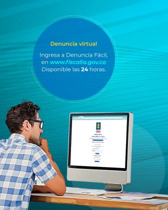 Denuncia virtual Ingresa a Denuncia Fácil, en 🔵 www.fiscalia.gov.co ✅ Disponible las 24 horas. Elementos visuales: Fondo azul con estilo tecnológico y moderno. Ilustración de un hombre usando una computadora, en la que aparece el sitio web oficial de la Fiscalía. La interfaz muestra la plataforma "Denuncia Fácil", que permite hacer reportes en línea. 📌 Mensaje clave: Incluso si no hay una sede física cercana, cualquier persona puede denunciar en línea, a cualquier hora del día, desde cualquier lugar del país.