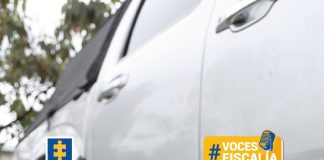 Rastros que conducen a la verdad, la labor del Grupo de Automotores del CTI En la portada de la sección de redes sociales Voces Fiscalía se ve la fotografía de un funcionario de la Fiscalía inspeccionando un vehículo por debajo con un titular que dice: Rastros que conducen a la verdad, la labor del Grupo de Automotores del CTI.