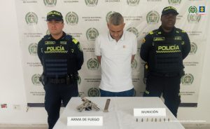 Yhonyhan Anuvis Tapasco González estaría portando un arma sin documentación legal, en la comuna Villa Santana de Pereira.