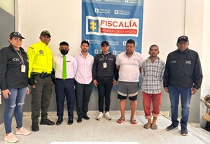 En las imágenes se ven personas capturadas entre uniformados de la Policía y el CTI de la Fiscalía.