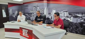 En la foto se aprecia al director de la Seccional Meta en entrevistas con varios medios de comunicación.