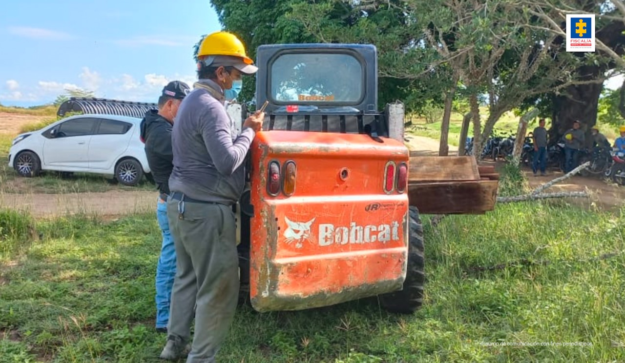 maquinaria amarilla incautada 4